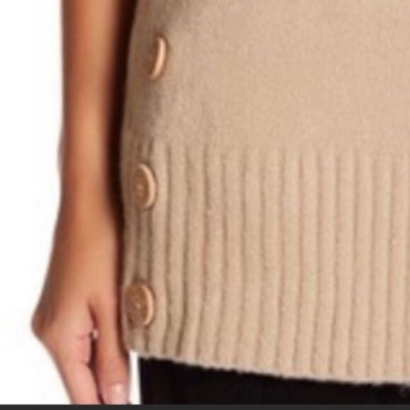 Ugg Tinley Wrapped Knit Cardigan Sweater Buttons
Tan Size S - Picture 4 of 12